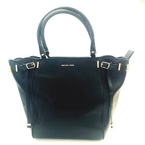 Michael Kors Amelia Black Leather Tote with Strap Scalloped Edges Medium size